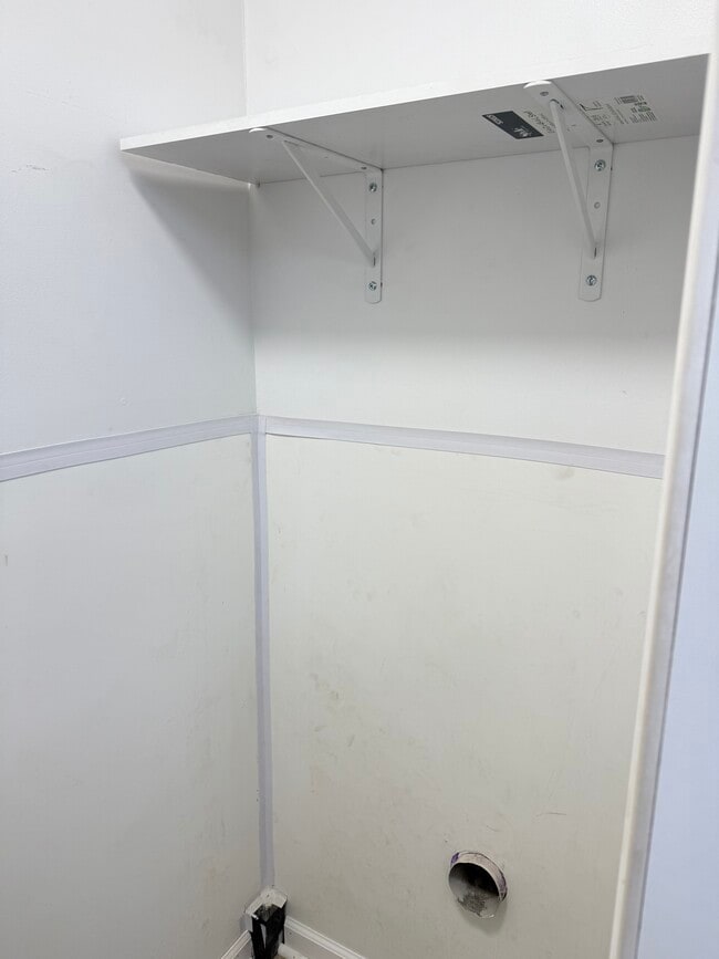 Building Photo - 2016 Clyde St