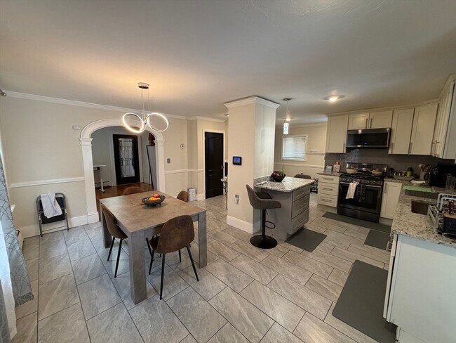 Building Photo - 21 Englewood Ave