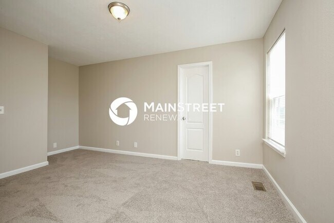 Building Photo - 2 Bedroom Pet-Friendly Home in La Vergne, TN with Main Street Renewal
