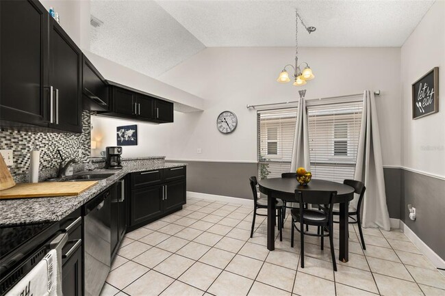 Building Photo - 3045 Bloomsbury Dr