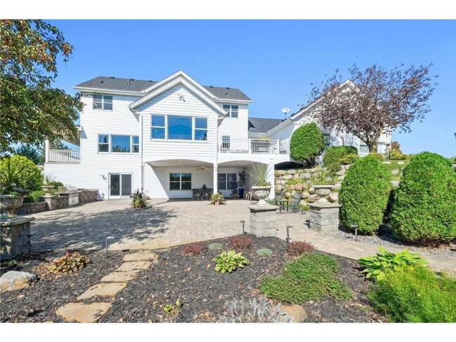 Building Photo - 9520 Scott St