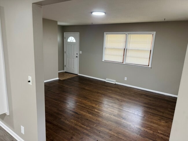 Building Photo - 8309 The Paseo