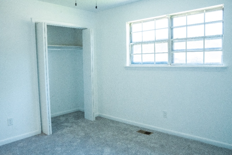 Building Photo - 4040 Knollbrook Dr NW