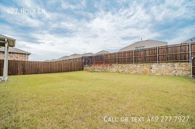 Building Photo - 427 Holt Ln