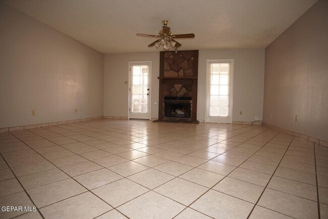Building Photo - 1587 Bengal Dr