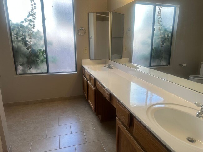 Building Photo - Price lowered for a quick move in; 3 bedroom, 2 bath single story home with 2 car garage in Chandler