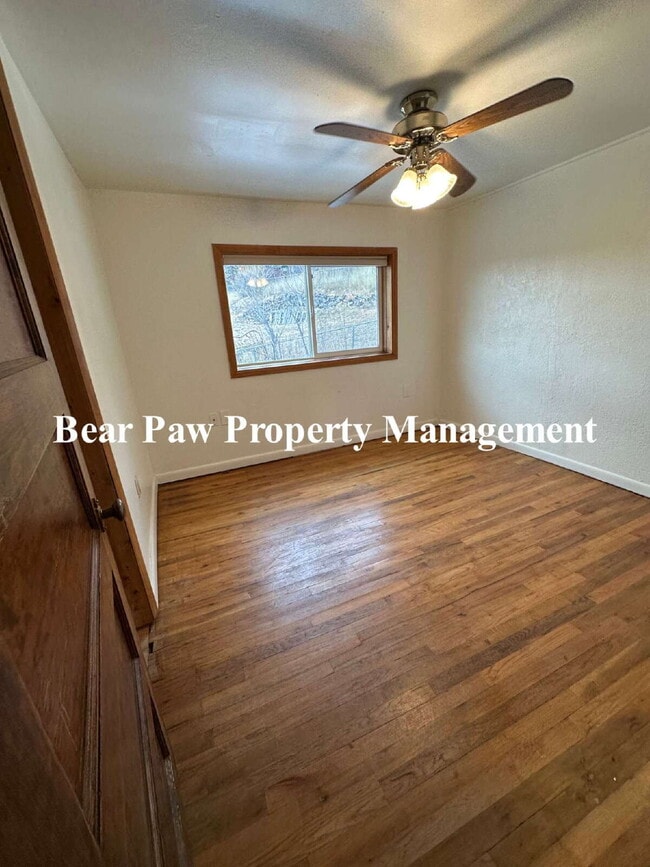 Building Photo - "Charming cabin in Evergreen"