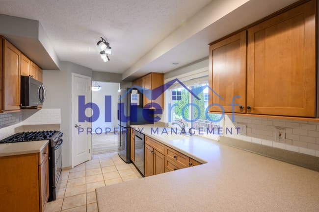 Building Photo - 11025 SE Flavel St