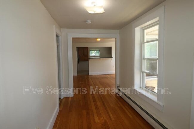 Building Photo - 128 N Winooski Ave