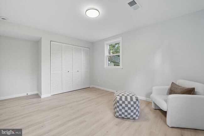 Building Photo - 4512 Sleaford Rd