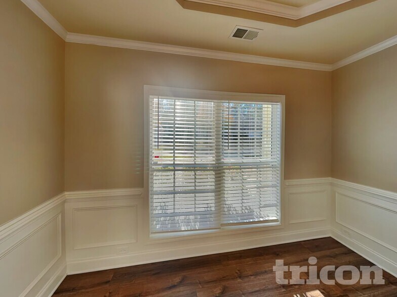 Building Photo - 1031 Buckhorn Blvd