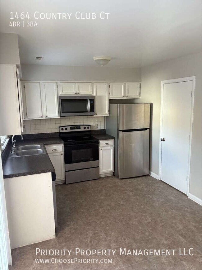 Building Photo - 1464 Country Club Ct