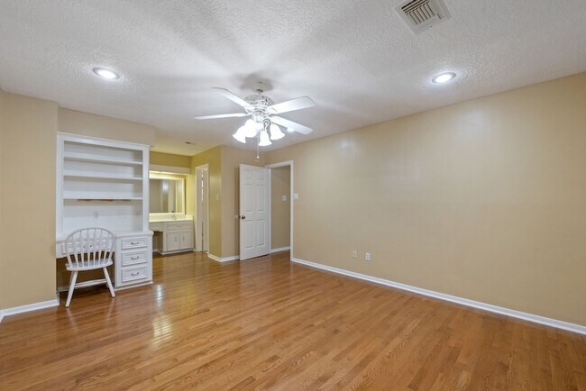 Building Photo - 9719 Godstone Ln