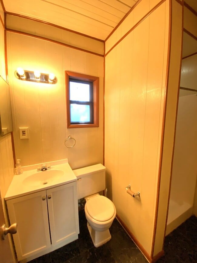 Building Photo - 3 BED 1.5 BATH NEAR OU MEDICAL CENTER