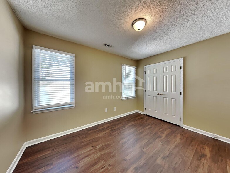 Building Photo - 3441 Singleleaf Ln
