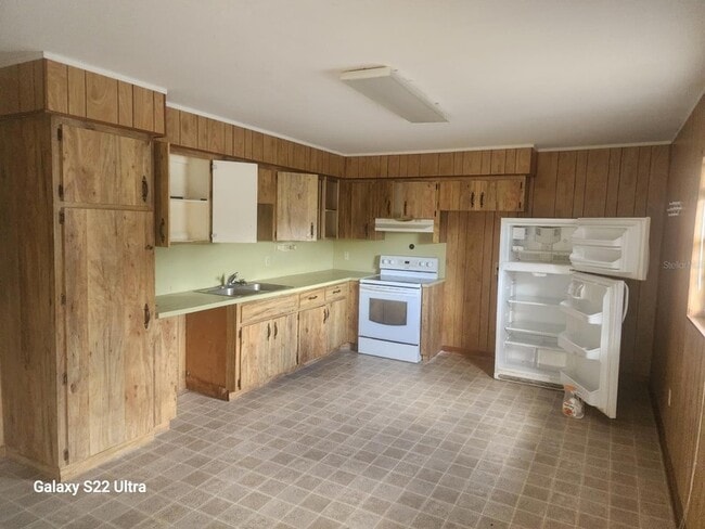 Building Photo - 1821 Los Pinos Rd