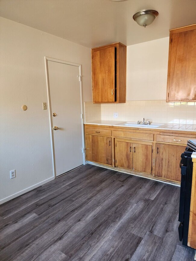 Building Photo - 116 Garnsey Ave. #A -Apartment