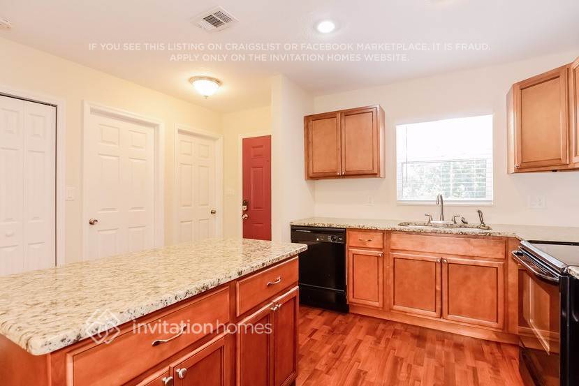 Building Photo - 2512 Casilla Way S
