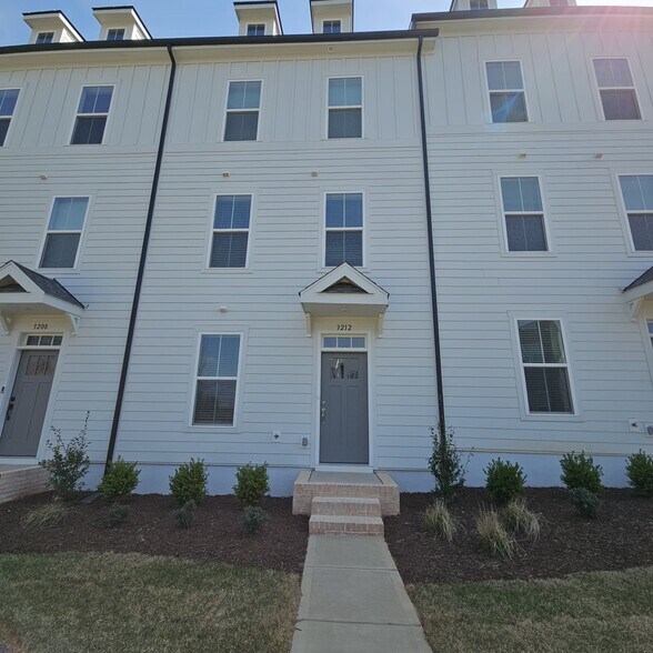 Building Photo - 3212 Drift St