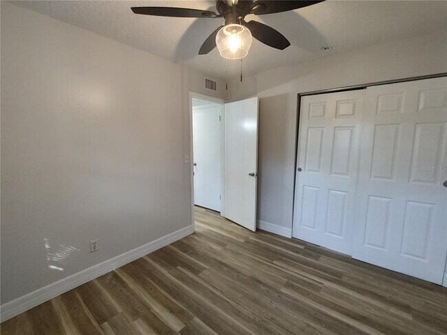 Building Photo - 316 W Howry Ave