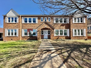 Building Photo - Charming Updated 2-Bedroom in Historic Quadplex Near Downtown Tyler!