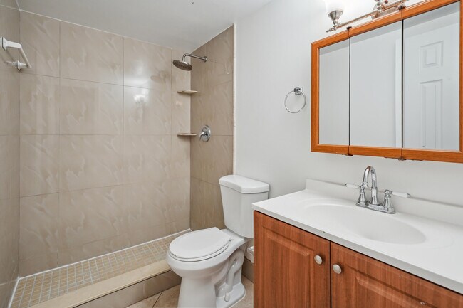 Building Photo - 2878 Donnelly Dr