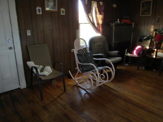 Building Photo - 127 Texas St