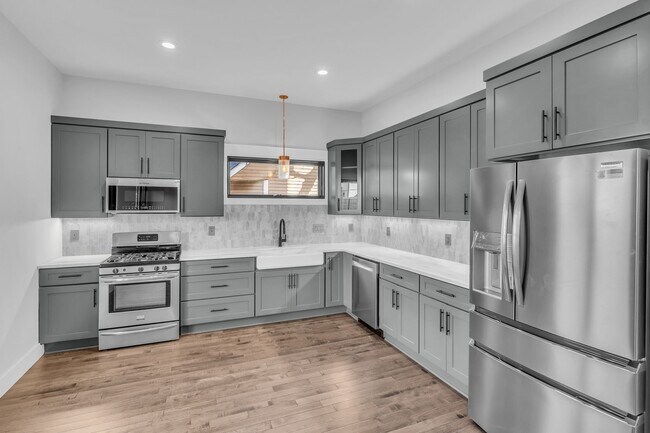 Building Photo - 2312 Buchanan St