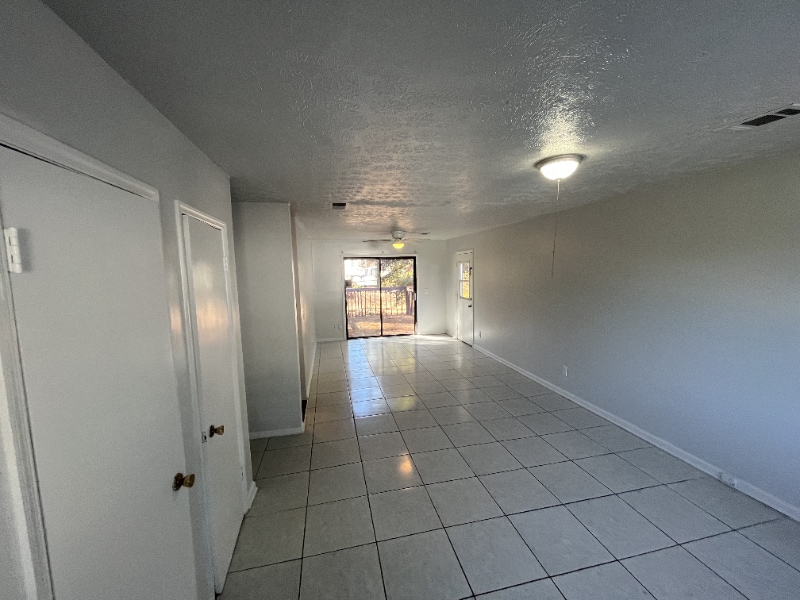 Building Photo - 1074 Sparrow Ct