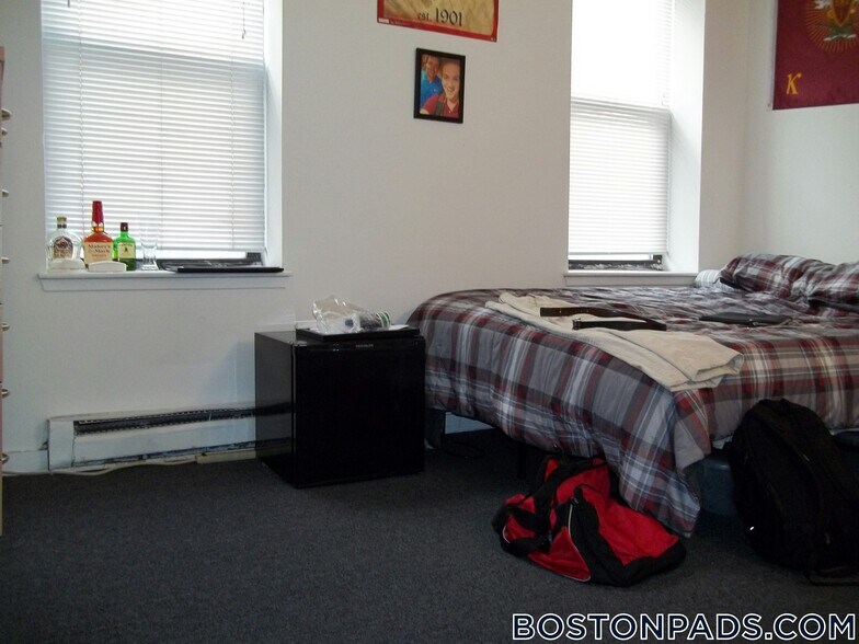 Building Photo - 776 Columbus Ave