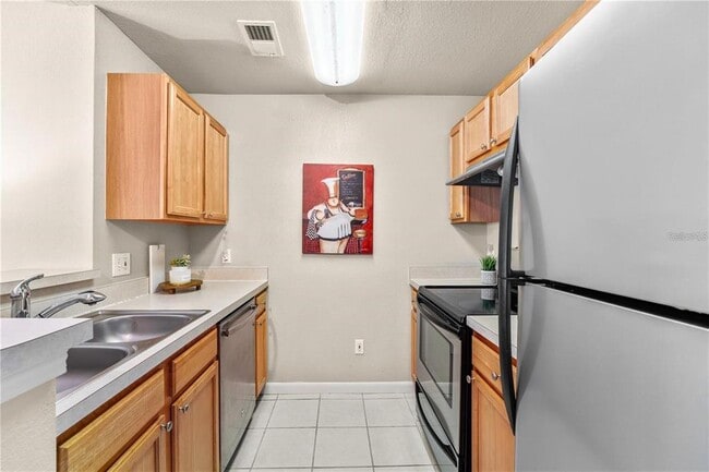 Building Photo - 9117 Lee Vista Blvd