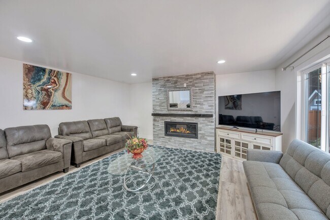 Building Photo - 21439 129th Pl SE