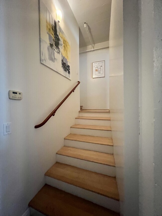 Building Photo - 163 W 200 S