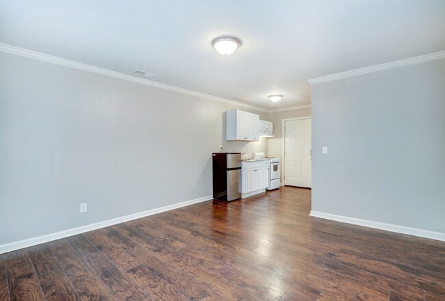 Building Photo - 1602