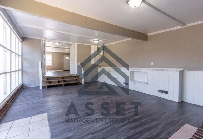 Building Photo - 4 Bedroom Available for Lease & Rent to Own!