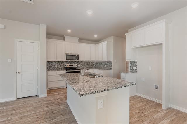 Building Photo - 3324 Solana Cir