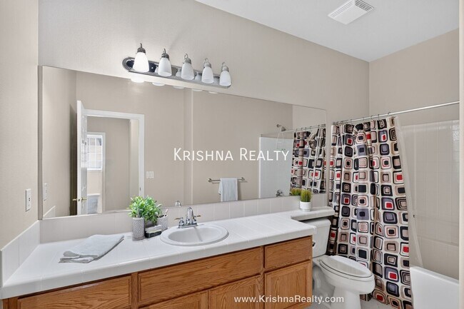 Building Photo - 14395 NW Lilium Dr