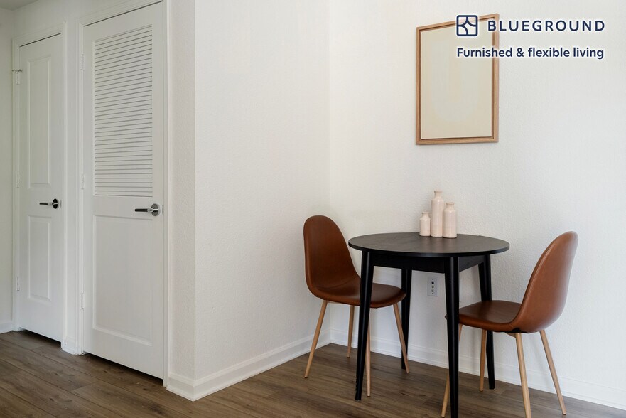 Building Photo - 501 Murphy Ranch Rd