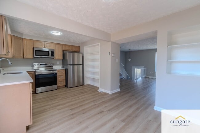 Building Photo - 422 Machias Pl