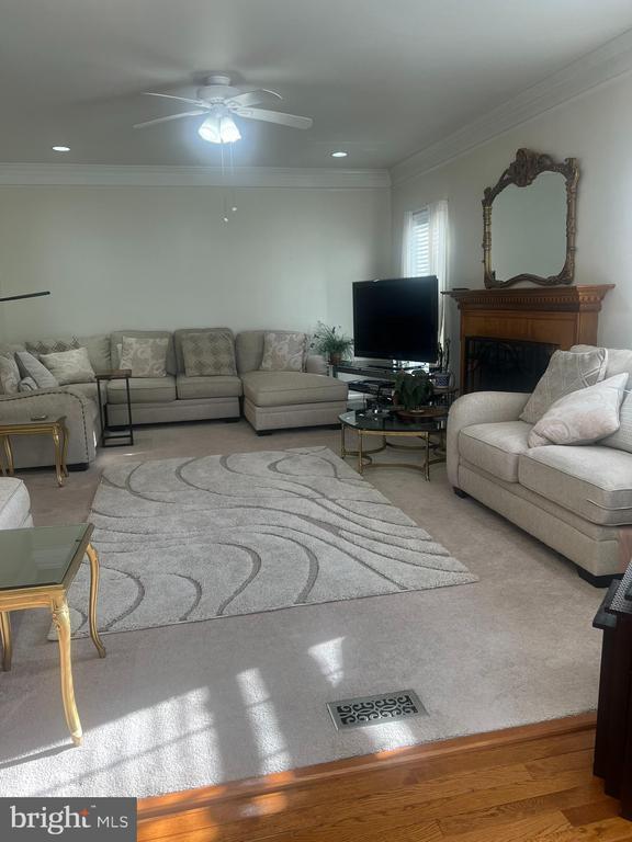 Building Photo - 12429 Willow Falls Dr