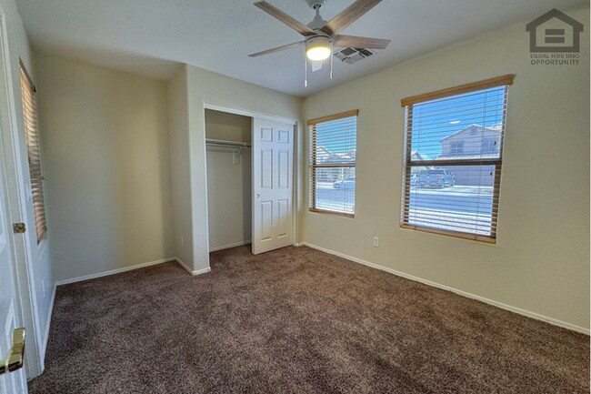 Building Photo - 3Bed/2Bath House in Avondale! Ready for Immediate Move-In! – RV GATE!