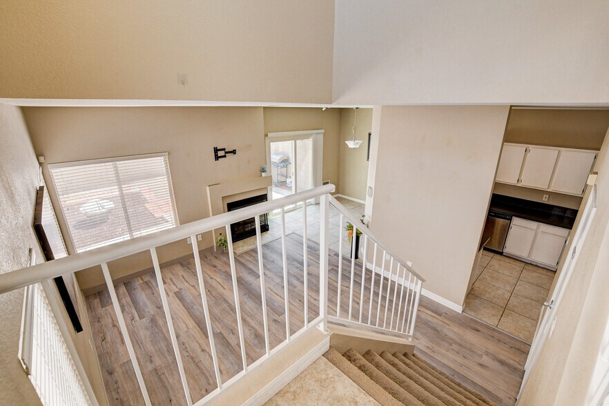 Building Photo - 1661 Cloister Ave