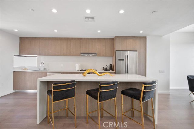 Building Photo - 823 N Fuller Ave