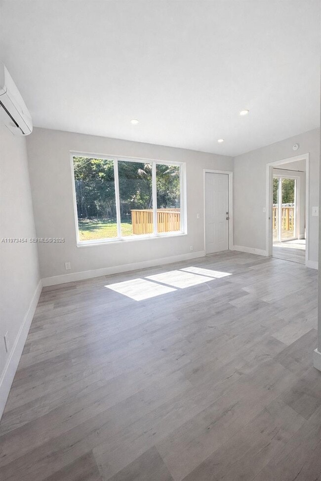 Building Photo - 2632 Madison St