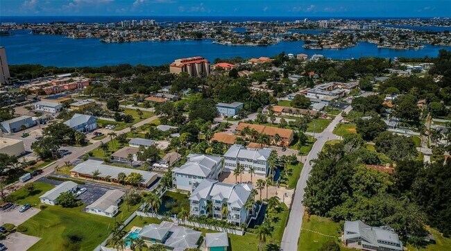 Building Photo - 7004 Grevilla Ave S