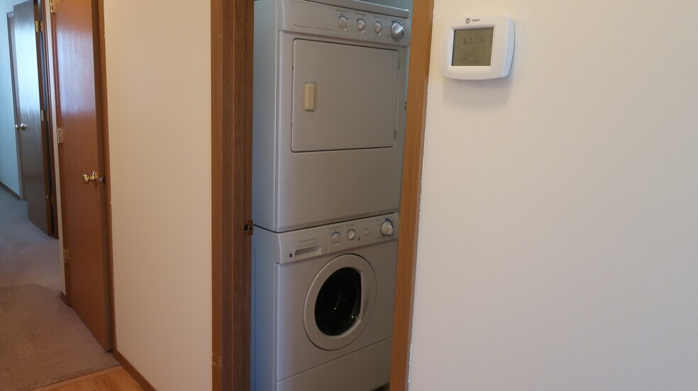 Building Photo - 60 Beacon Dr