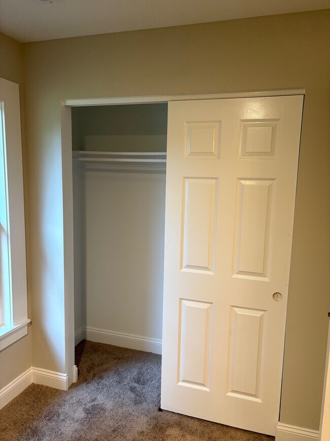 Building Photo - 10790 Ruckle St