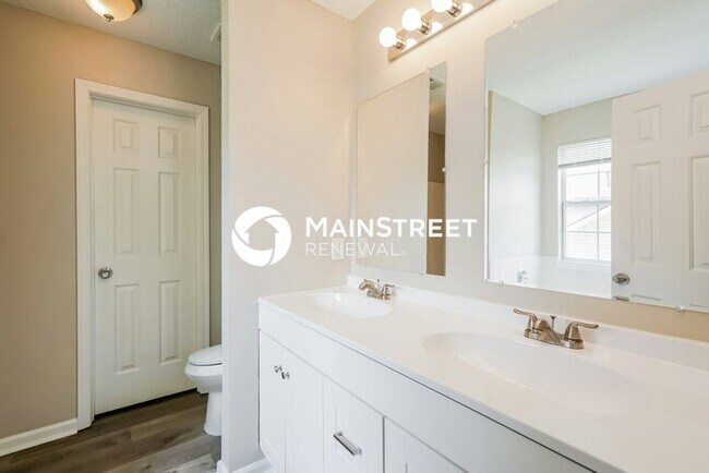 Building Photo - 5 Bedroom Pet-Friendly Home in Douglasville, GA with Main Street Renewal