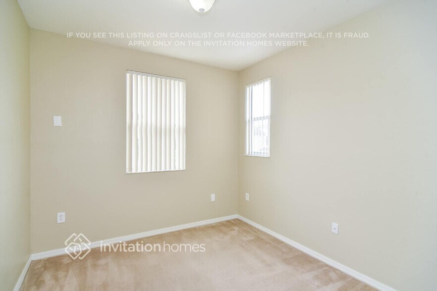 Building Photo - 11885 SW 152nd Pl