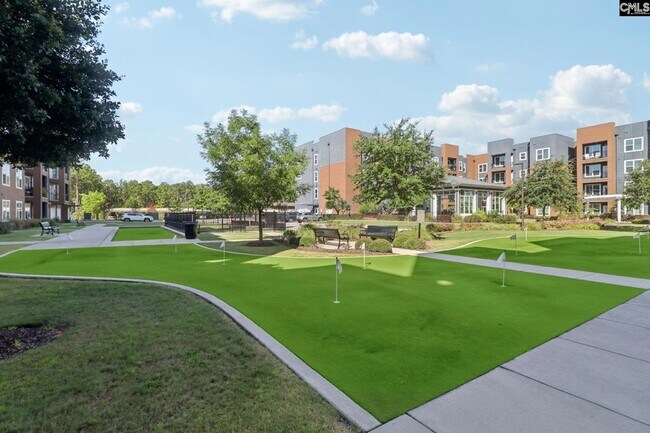 Building Photo - 440 Town Center Pl